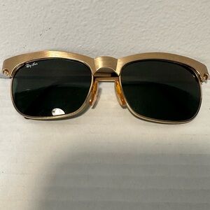 Vintage gold wayfarer Ray Ban sunglasses